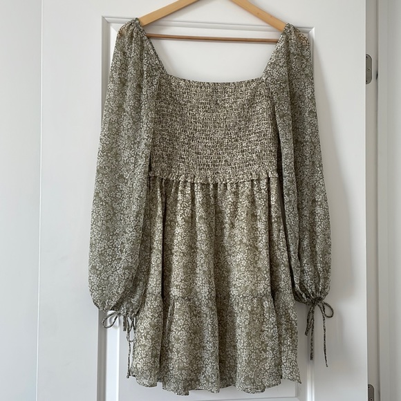 Dynamite Dress - Picture 2 of 3